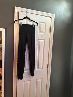 Black lululemon leggings